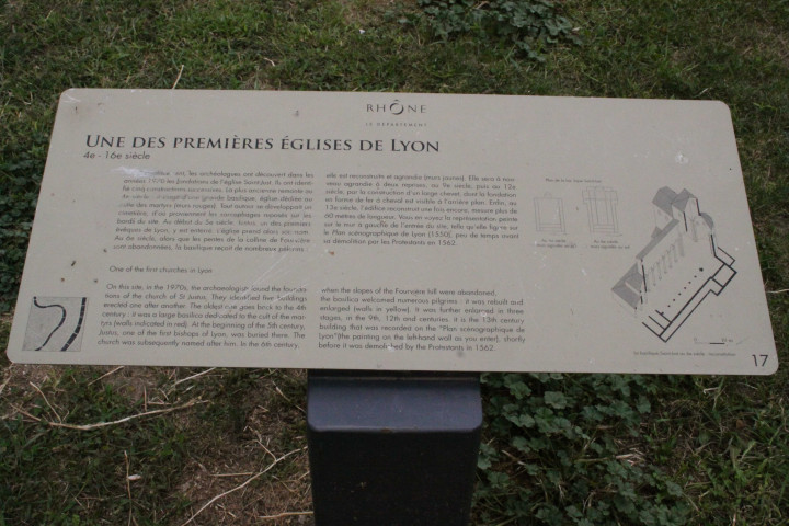 Rue des Macchabées, fouille Eglise Saint-Just, plaque.
