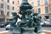 Fontaine de Joseph-Gustave Bonnet et de la fonderie Barbezat, vue d'ensemble.