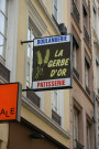 8 rue Ferrandière, enseigne de la Gerbe d'Or (Beraud) enlevée le 3 mai 2006.