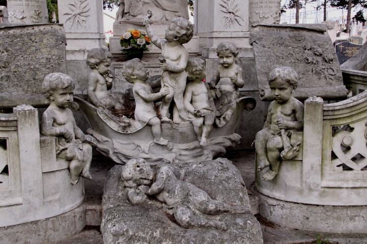 Cimetière ancien, tombe Gallois, sculpture Poli.