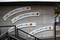 Lyon Parc-Auto Tony-Garnier, Victoire ou de Lawrence Weiner.