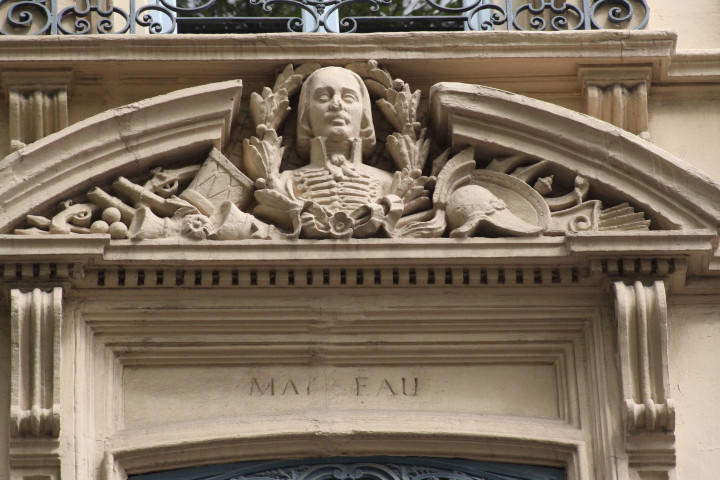 Détail sur la façade, Marceau