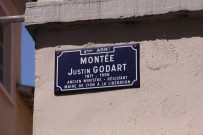 Vers rue Belfort, plaque de rue.