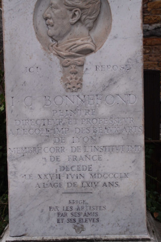 Tombe de IC Bonnefond, peintre et directeur de l'école des Beaux-Arts.