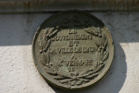 7 place Saint-Jean, plaque commémorative.