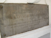 2 place Meissonnier, plaque en mémoire d'Etienne Martellange (peintre), de son atelier l'oyseau du paradis et de son fils Etienne Martellange (architecte).