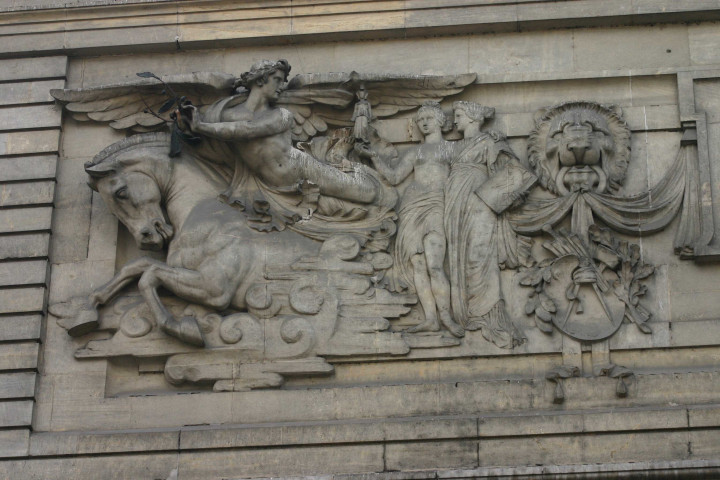 Bas-relief la musique de Thomas Lamothe.