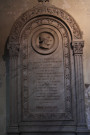Eglise Saint-Polycarpe, intérieur, plaque en mémoire de Pierre Gourdiat (curé de la paroisse).
