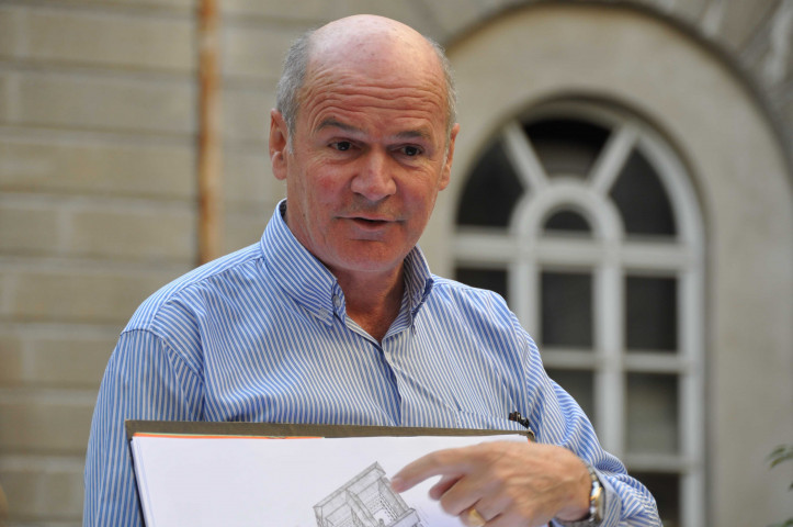 Didier Reppelin, architecte des Bâtiments de France en visite à l'Hôtel-Dieu.