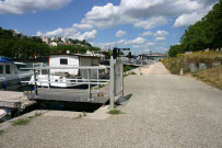 Bas-port du quai Rambaud au niveau de la caserne Général-Delfosse.
