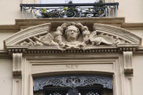 7 place d'Helvétie et rue Malesherbes, détail sur la façade, Ney.