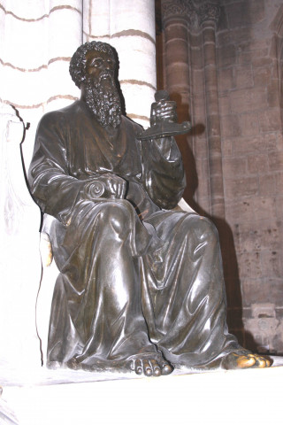 Eglise Saint-Nizier, plaque commémorative pour l'Abbé Paul Couturier et statues.