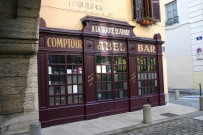 "A la voûte d'Ainay", café comptoir Abel, façade et détail.