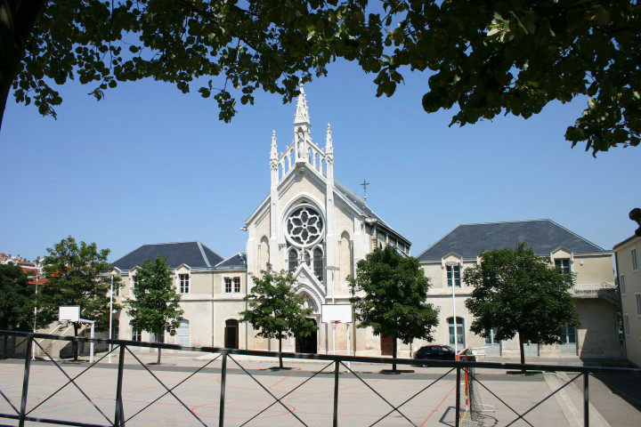 Institution des Chartreux, vue de la chapelle, vue de la cour intérieure, vue de l'église Saint-Bruno.