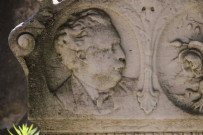 Tombe Papillon, détail.
