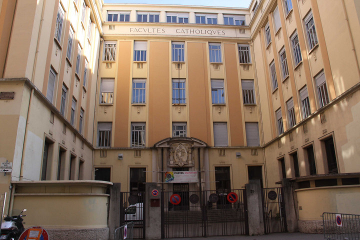 25 rue du Plat, facultés catholiques.