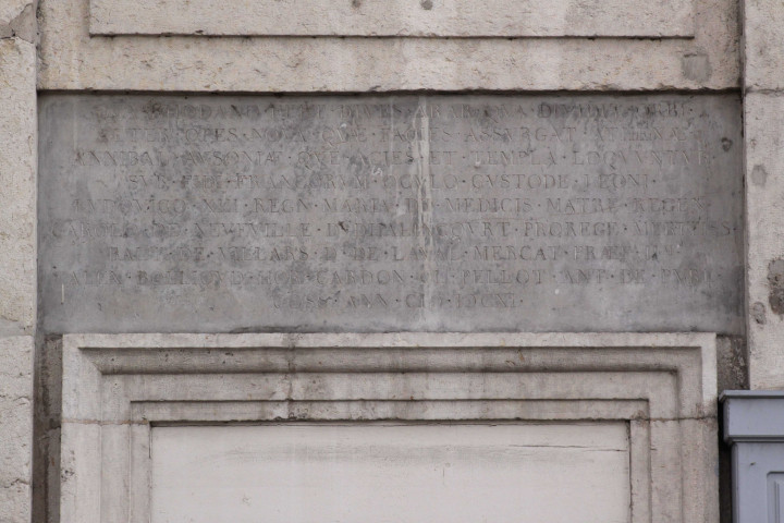 1 quai Maréchal-Joffre, inscriptions.