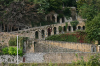 Ouvrage de soutènement du Petit Fontanière vu de la Saône.