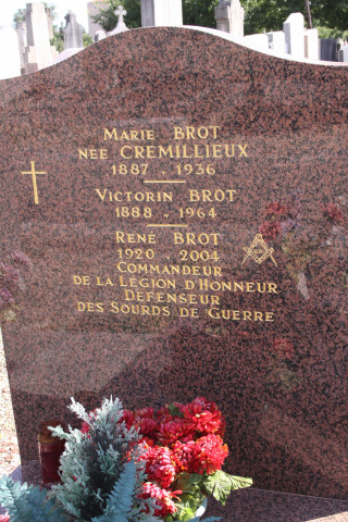 Tombe René Brot.
