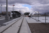 Pont Raymond-Barre, arrêt de tramway, tramway.