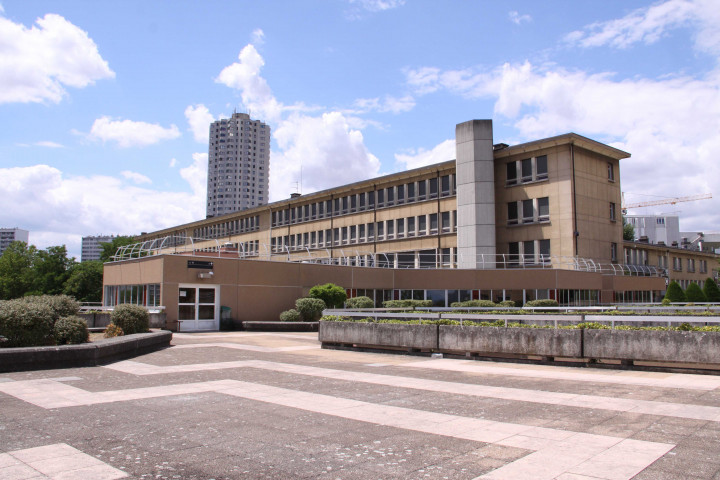 Lycée de la Martinière, entrée et bâtiments.