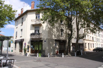 Rue Berchet, vers la rue Antoine-Lumière.