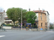 Place de Trion, angle de la rue Barthélémy-Buyer et de la rue de la Favorite.