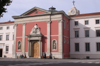 Hôpital Saint-Jean-de-Dieu, bâtiments, façade, fronton de porte, clocher, cloître, cadran scolaire, plaque, intérieur.