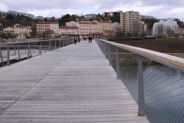 Passerelle de la Paix.