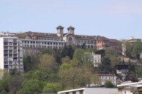Hôpital Debrousse vu du Confluent.
