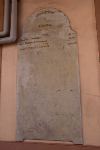 Plaque des bienfaiteurs.