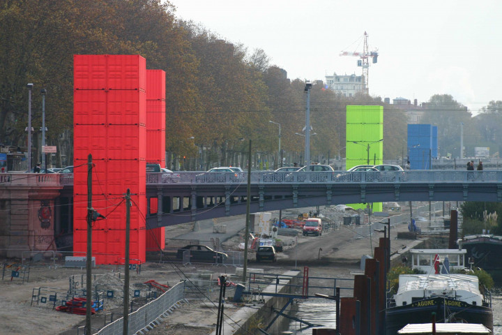 Containers de la Compagnie nationale du Rhône, fête du 8 décembre.