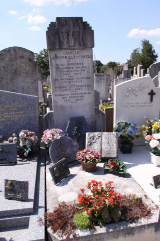 Tombe Dunoyer-Letourneau.