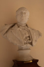 Intérieur, buste de Reynaud.
