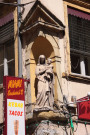 Rue Sainte-Catherine et rue Sainte-Marie- des-Terreaux, statue de la Vierge.