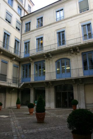 Hôtel-de-l'Europe, cour intérieure.