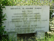22 avenue Général-Frère, entrée de la caserne de la Vitriolerie, stèle en mémoire du général d'armée Frère.