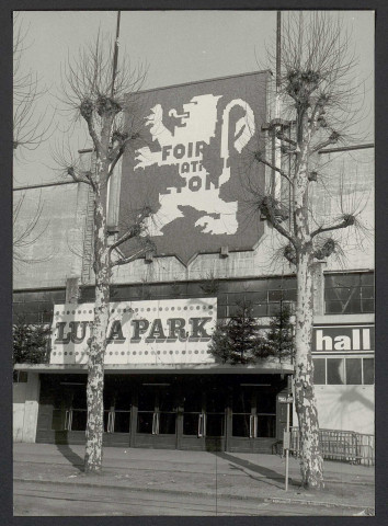 Bâtiments de la Foire de Lyon. Démolition du Palais de l'Alimentation.