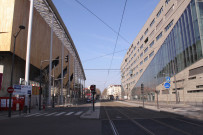 Au niveau de l'Hôtel-de-Région, ligne du tramway T1.