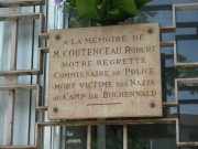 43 avenue Général-Frère, commissariat du 8ème arrondissement, plaque en mémoire de Robert Coutenceau (commissaire de police).