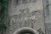 Montée du Gourguillon vers la rue Armand-Calliat, inscription.