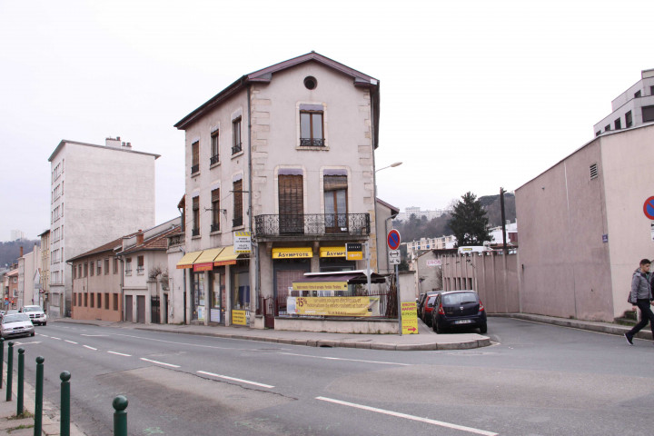 Sud-ouest de l'avenue Sidoine-Apollinaire et de la rue des Plâtriers.
