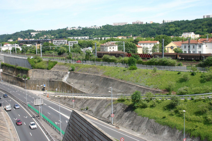 Périphérique Nord vu depuis la rue Pierre-Baizet.