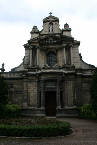 Eglise Saint-Bruno, extérieur et intérieur.