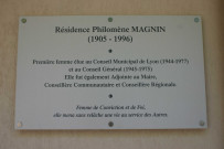 Plaque en mémoire de Philomène Magnin (adjointe au Maire).