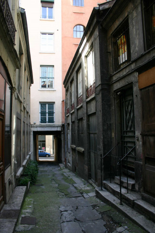 7 rue des Capucins, allée.