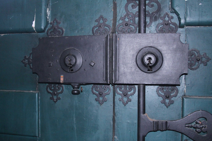 Salle sous le Grand-Dôme, détails des portes.