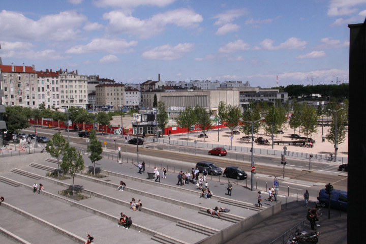 Bassin nautique, esplanAde et cours Charlemagne.