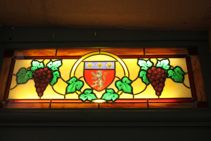 Vitrail sur le restaurant "le bistrot de Saint-Jean".