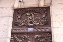 3 rue Sainte-Marie-des-Terreaux, fronton de la porte.